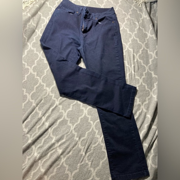 LL Bean dark wash jeans (photos don’t show hard like-new dark) 10 Petite - Picture 1 of 11